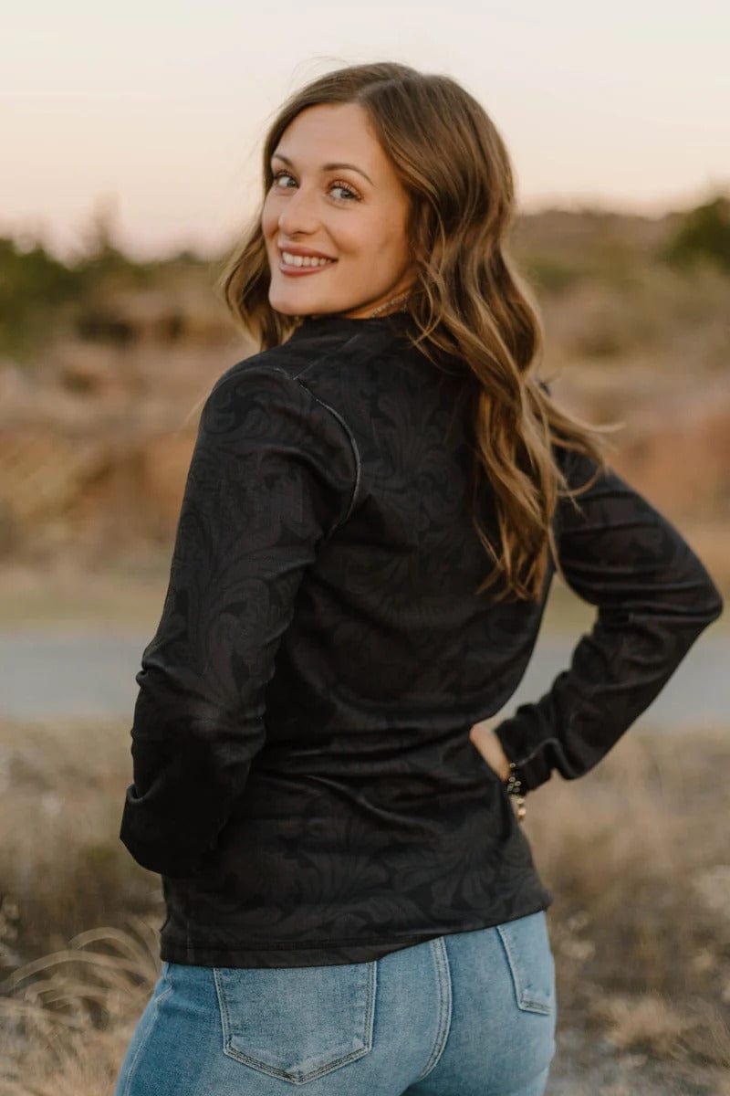 Sterling Kreek Pullover Tooled In Black Pullover