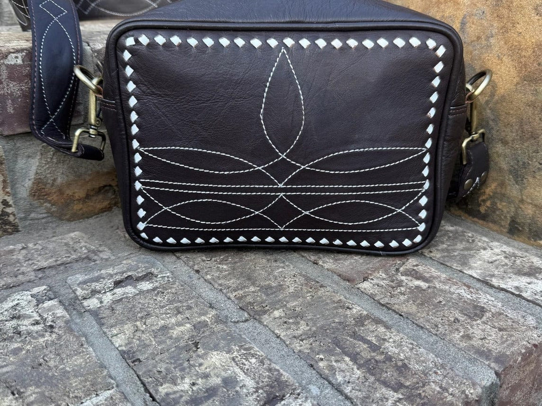 Countryside Co. Handbag Brown Boot Stitch Leather Purse