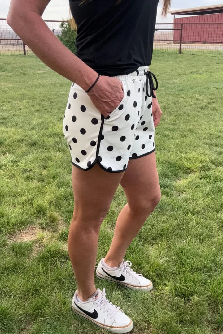 Sterling Kreek Shorts Polka Dot Shorts Cream