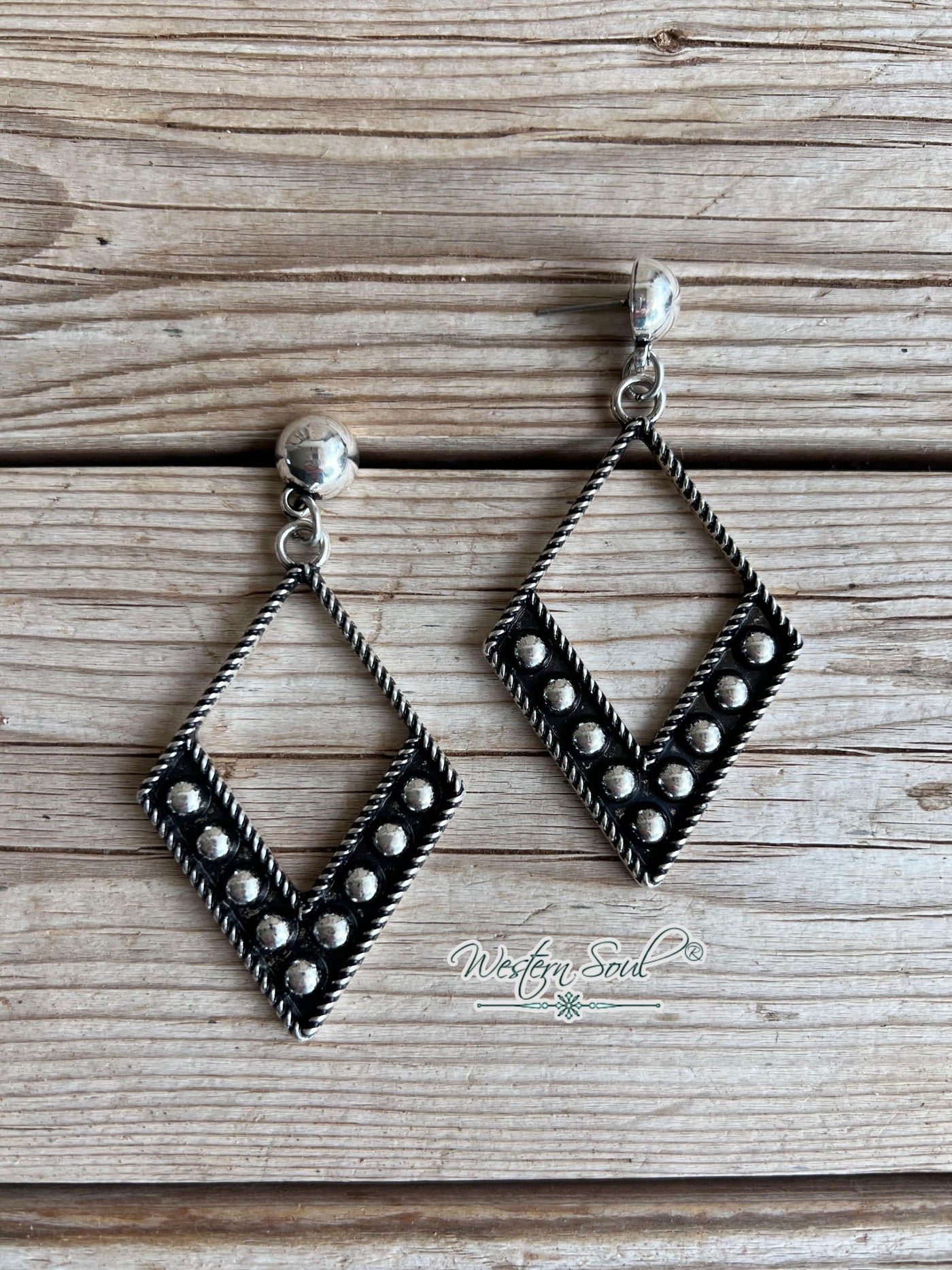 Tipi Earrings Silver Dusty Trail Earrings